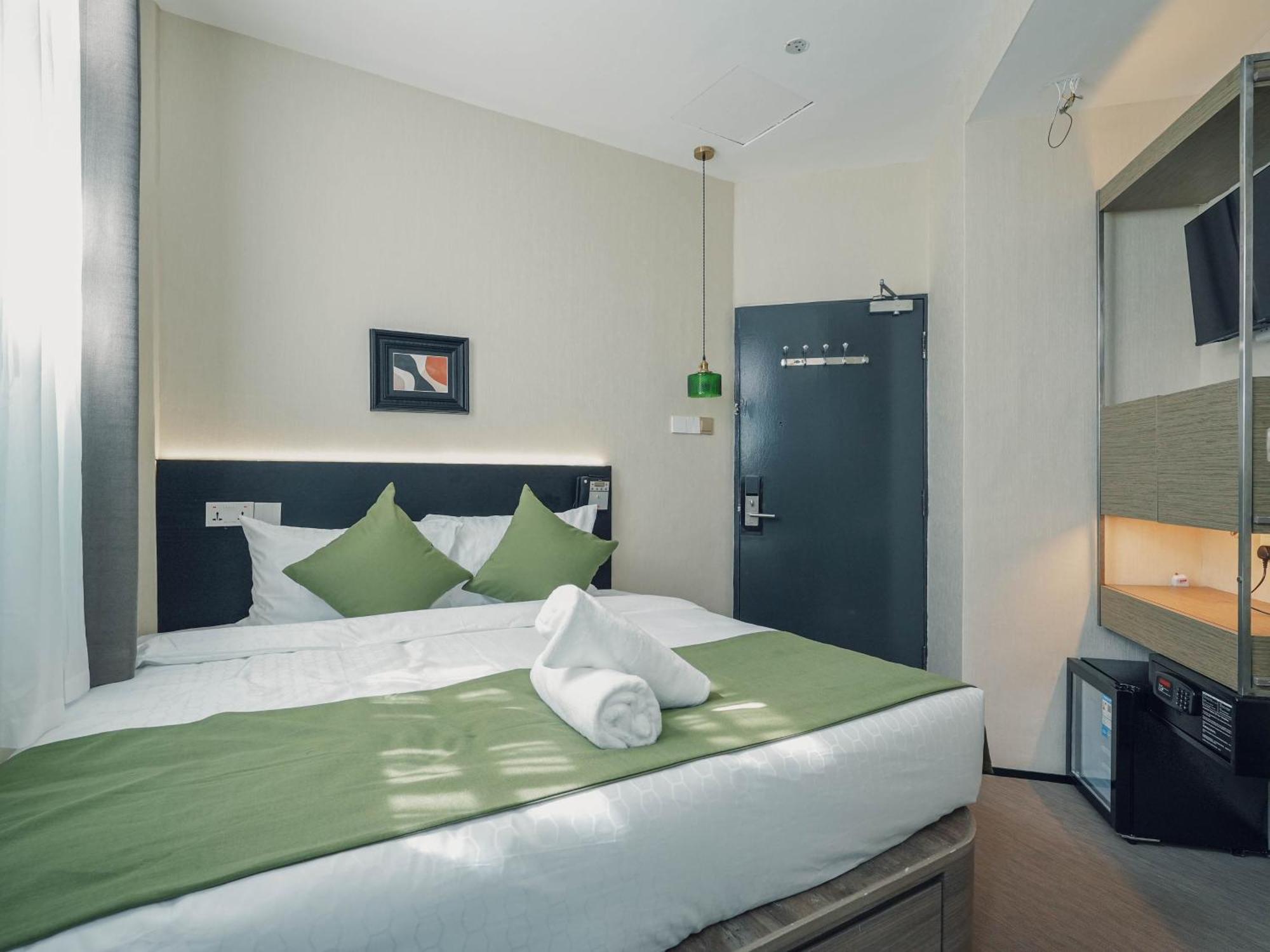 A Chinatown- Newly Renovated 3* Singapore