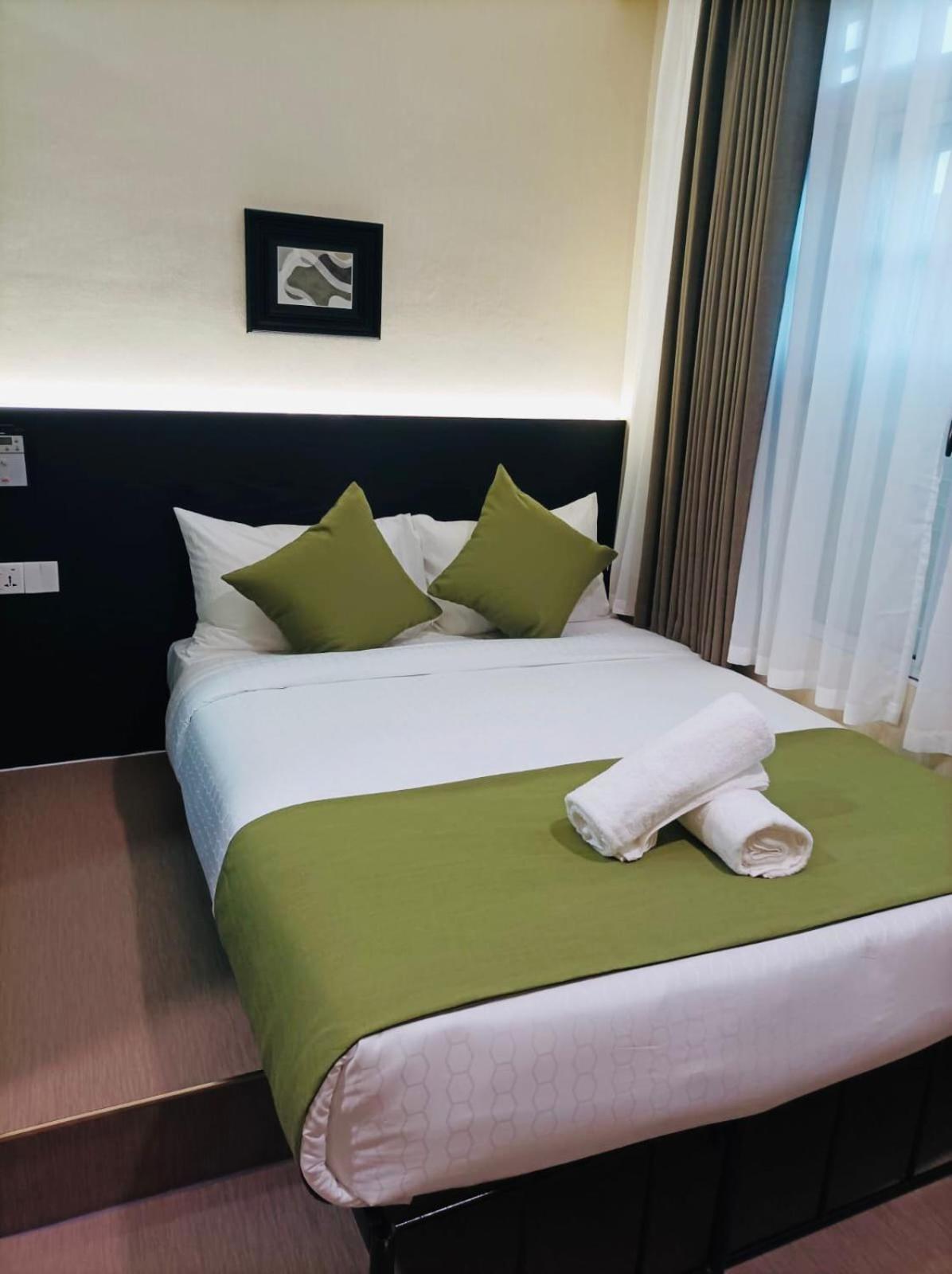 A Chinatown- Newly Renovated Hotel