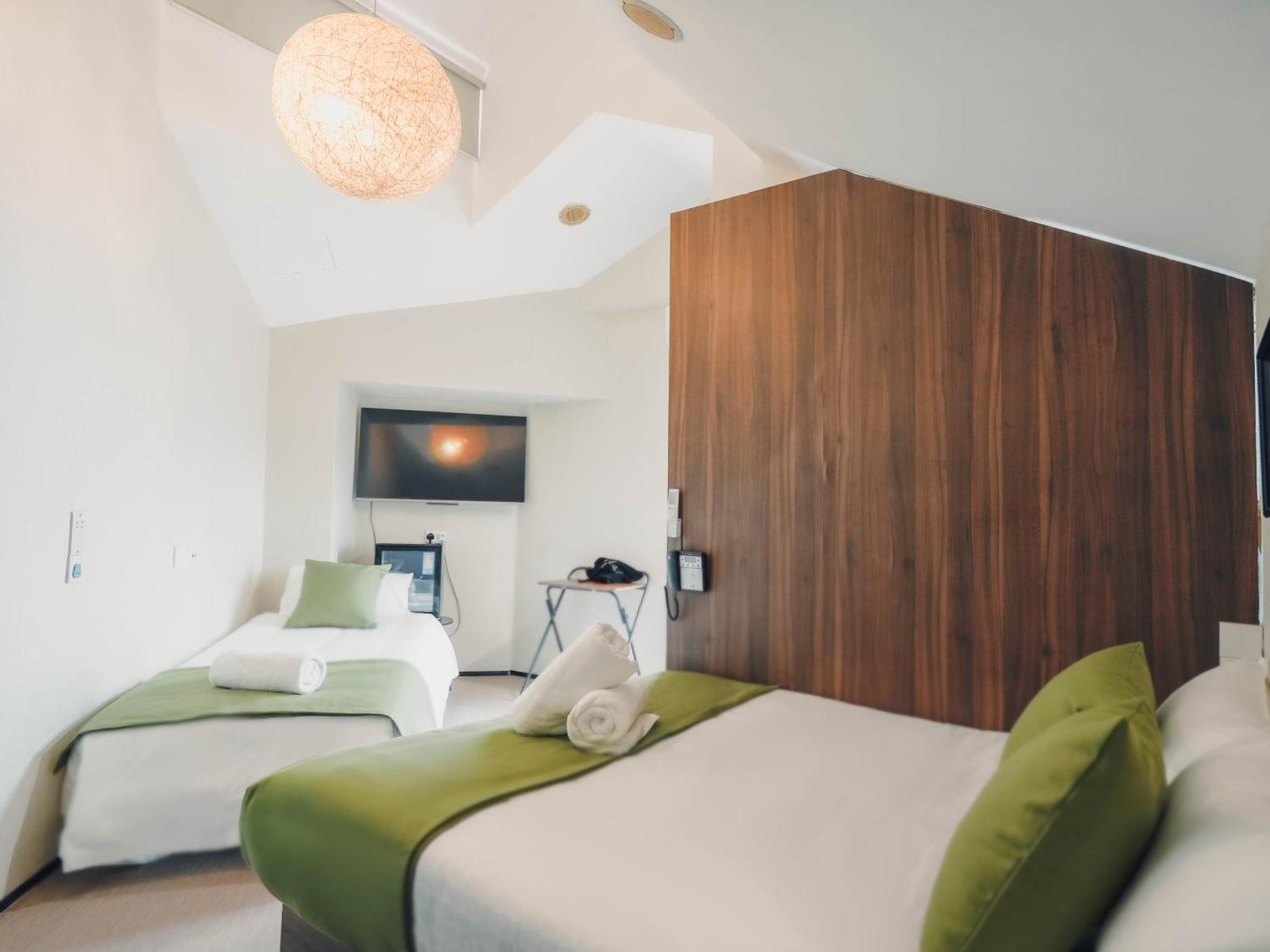 A Chinatown- Newly Renovated 3* Singapore
